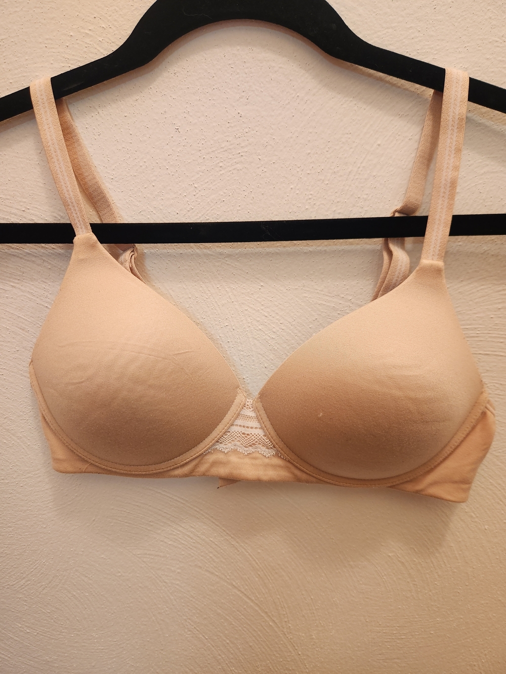 Hanes Beige T-Shirt Bra Size Small